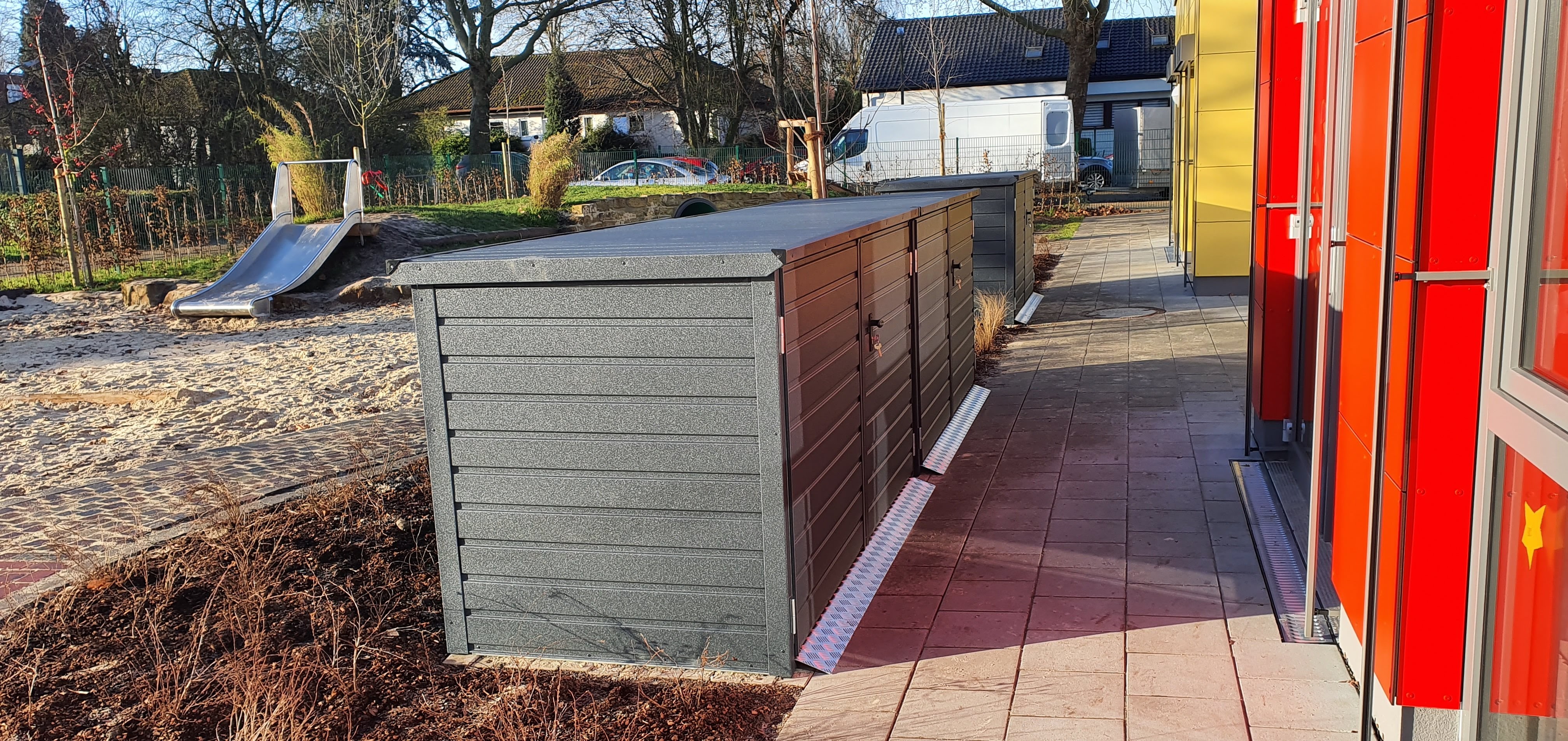 Falkennest%20Kita_45663%20Recklinghausen_3%20x%20XL%20ALU%20Anthrazit%20mit%20Rampe.jpg
